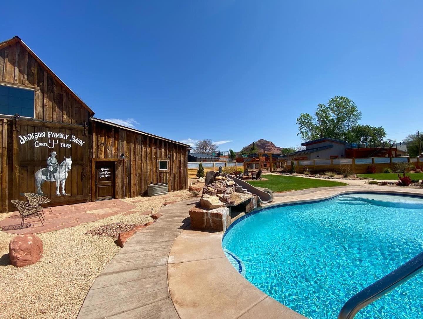 Timber & Tin F 2Bed 2Bath W Pool & Rooftop Deck Kanab Exterior photo