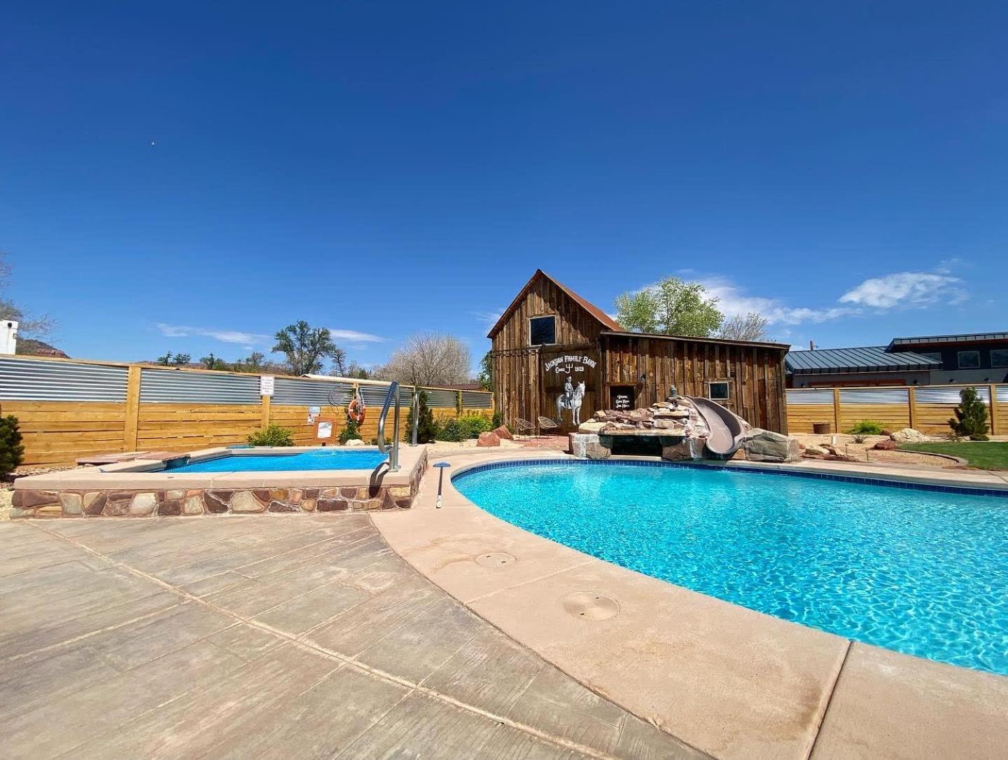 Timber & Tin F 2Bed 2Bath W Pool & Rooftop Deck Kanab Exterior photo